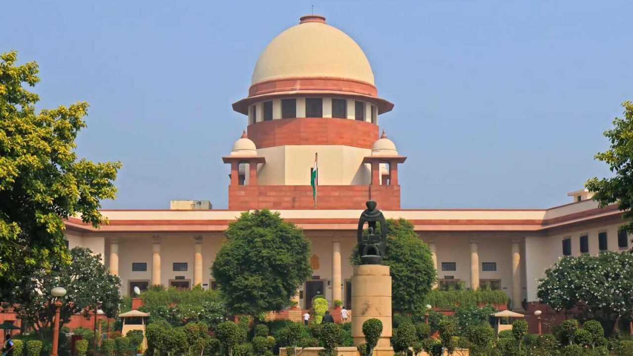 Defection MLAs case: Supreme Court warns Speaker