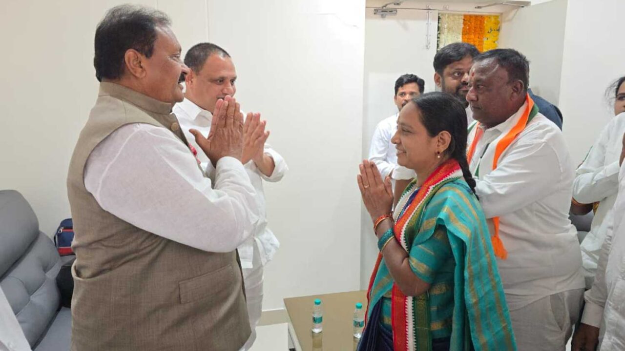 Uma rani Assumes Office as Nizamabad Mayor