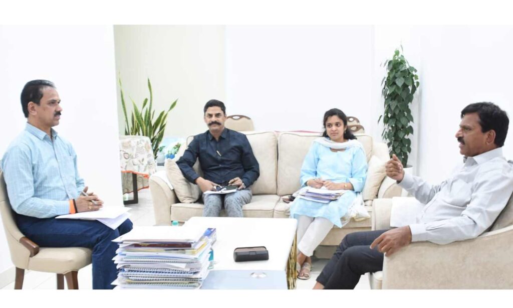 44,706 accreditation cards for journalists