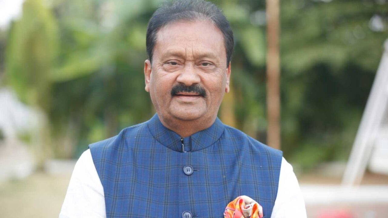 Shabbir Ali assures support to Telugus stranded in Middle East