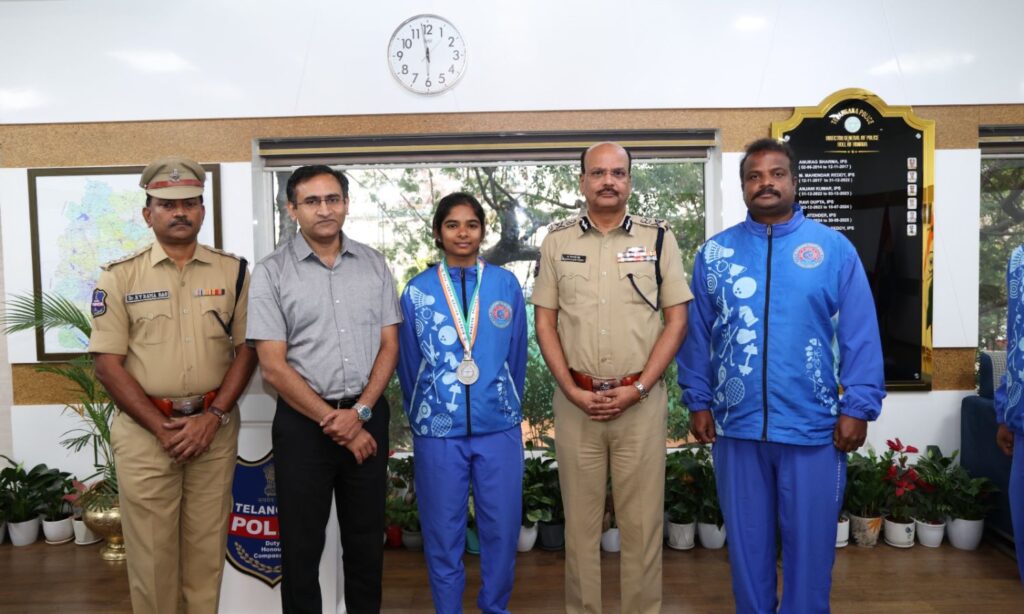 Telangana police constable wins fencing silver