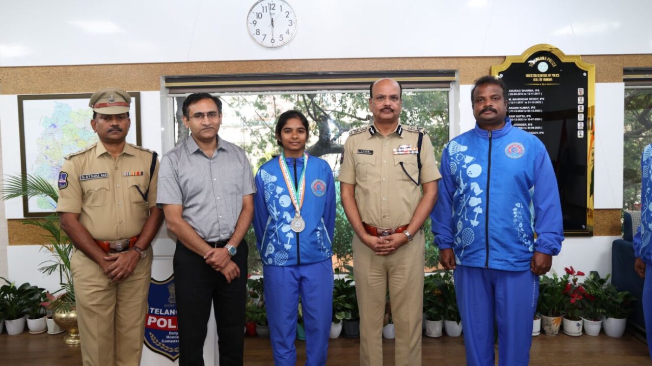 Telangana police constable wins fencing silver