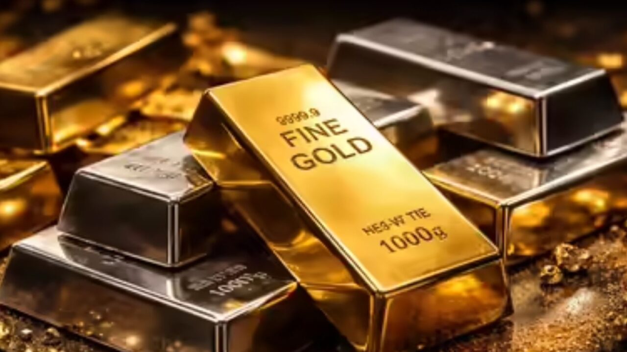 Gold silver prices fall sharply in global markets