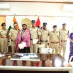 Hyderabad girl rescue: youth honoured by police