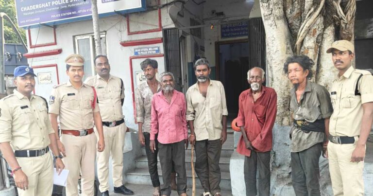 Destitute persons rescue by Chaderghat police
