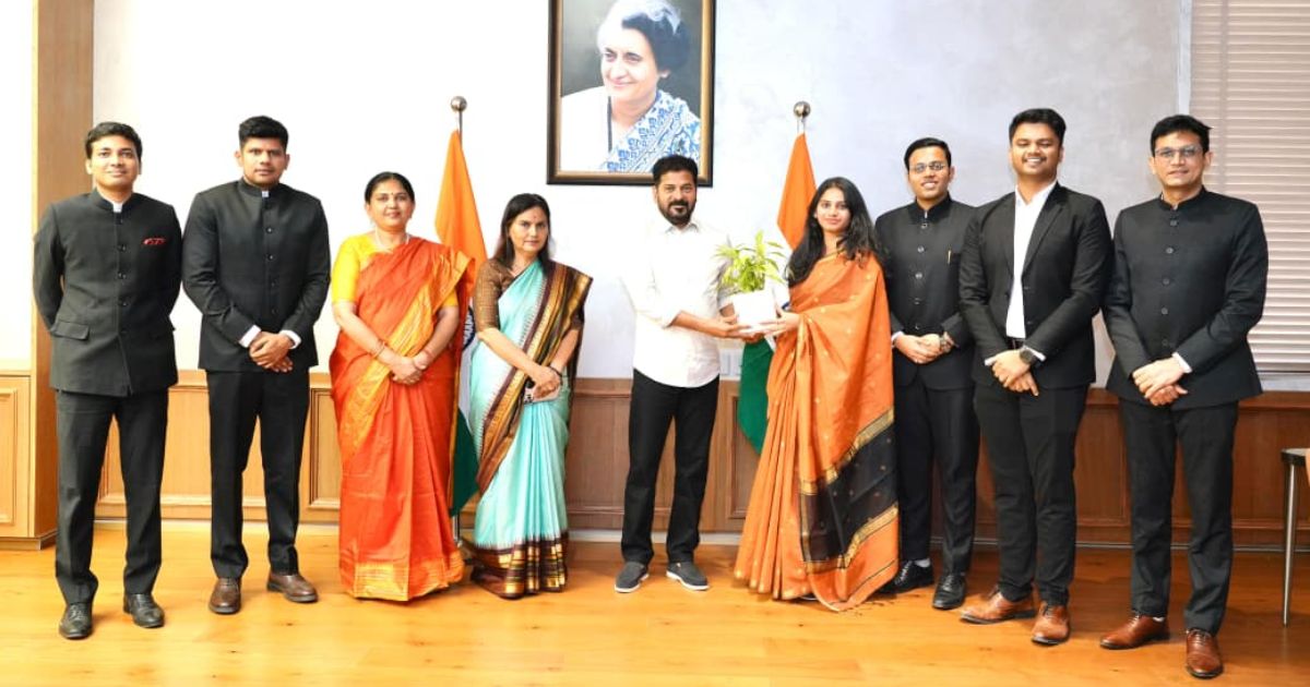 Revanth Reddy meets trainee IAS officers