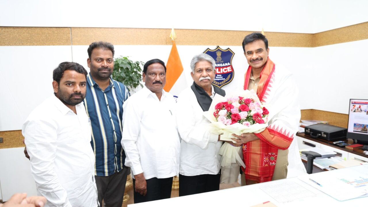 Manda Krishna meeting with Telangana DGP