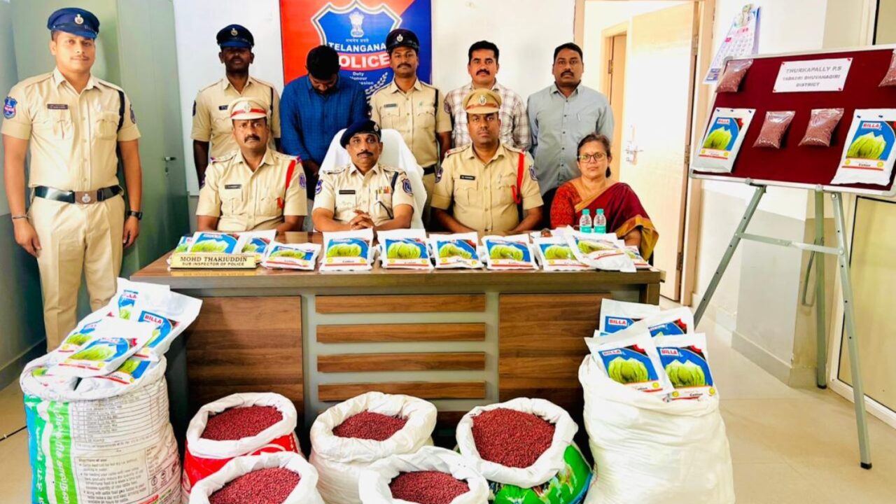 Spurious cotton seeds racket busted in Thurkapally