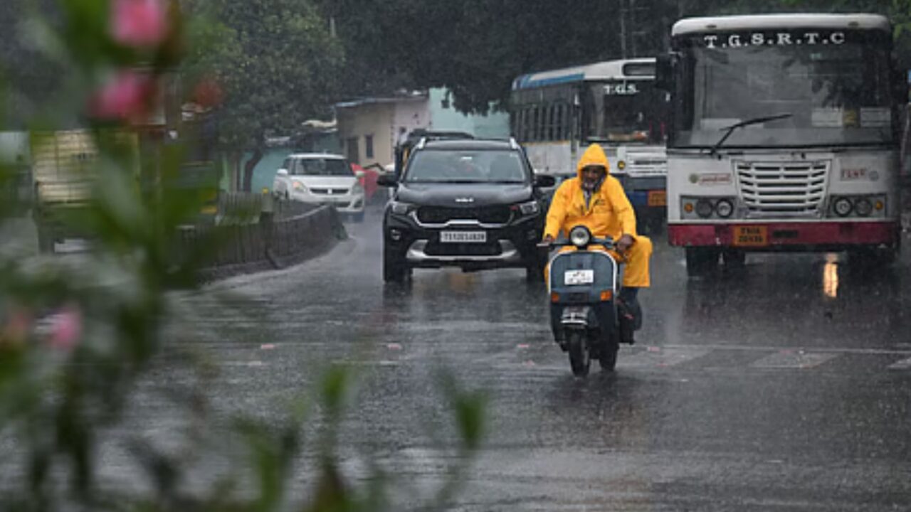 Hyderabad rain advisory issued by Traffic Police